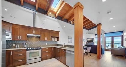 Full Condo with King & Queen beds - full kitchens on Salt Spring Island.