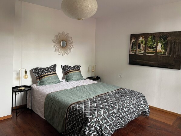 3 bedrooms, iron/ironing board, travel cot, WiFi