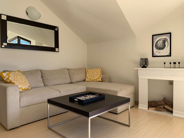 Apartment | Living area | TV - Central Art Apartment in Bansko With Mountain View (Bansko)