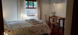 3 chambres, fer et planche à repasser, lit parapluie, Wi-Fi