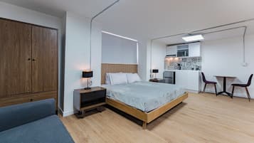 Superior-Zimmer | Schreibtisch, laptopgeeigneter Arbeitsplatz, Bügeleisen/Bügelbrett
