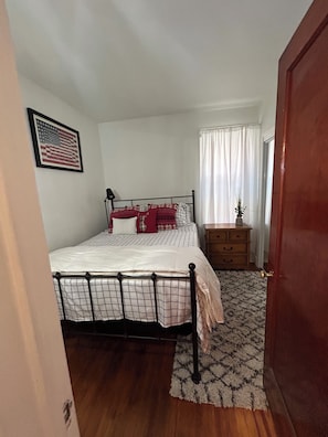 Room - Fabulous 2-bedroom apartment in fantastic Schenectady NY with WiFi (Schenectady)