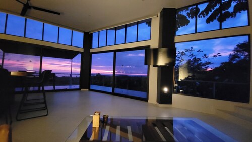 Panoramic Ocean Views!  5 Minutes to Dominical. Private Pool with Huge Sun Deck.