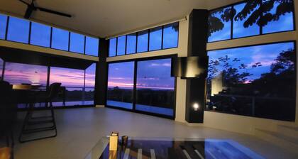 Panoramic Ocean Views! 5 Minutes to Dominical. Private Pool with Huge Sun Deck.