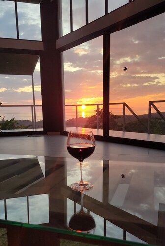 Panoramic Ocean Views!  5 Minutes to Dominical. Private Pool with Huge Sun Deck.