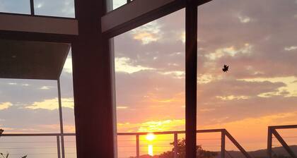 Panoramic Ocean Views! 5 Minutes to Dominical. Private Pool with Huge Sun Deck.