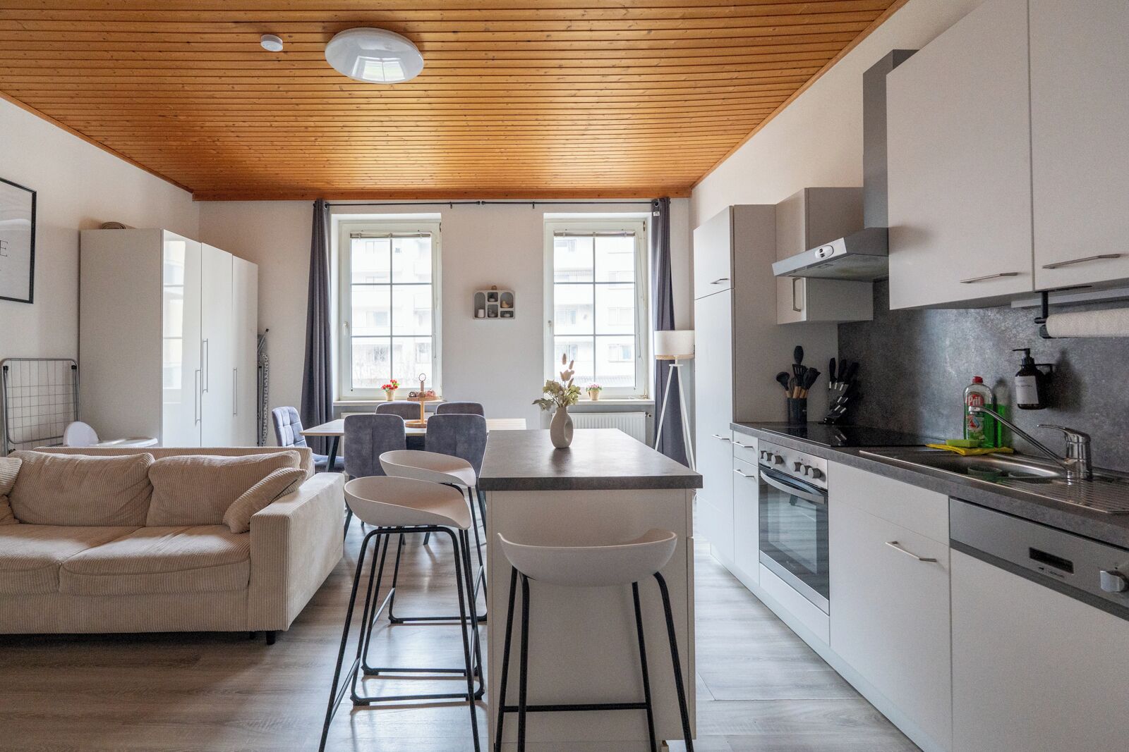 Familienapartment, Mehrere Betten, Nichtraucher, Küche | Wohnbereich