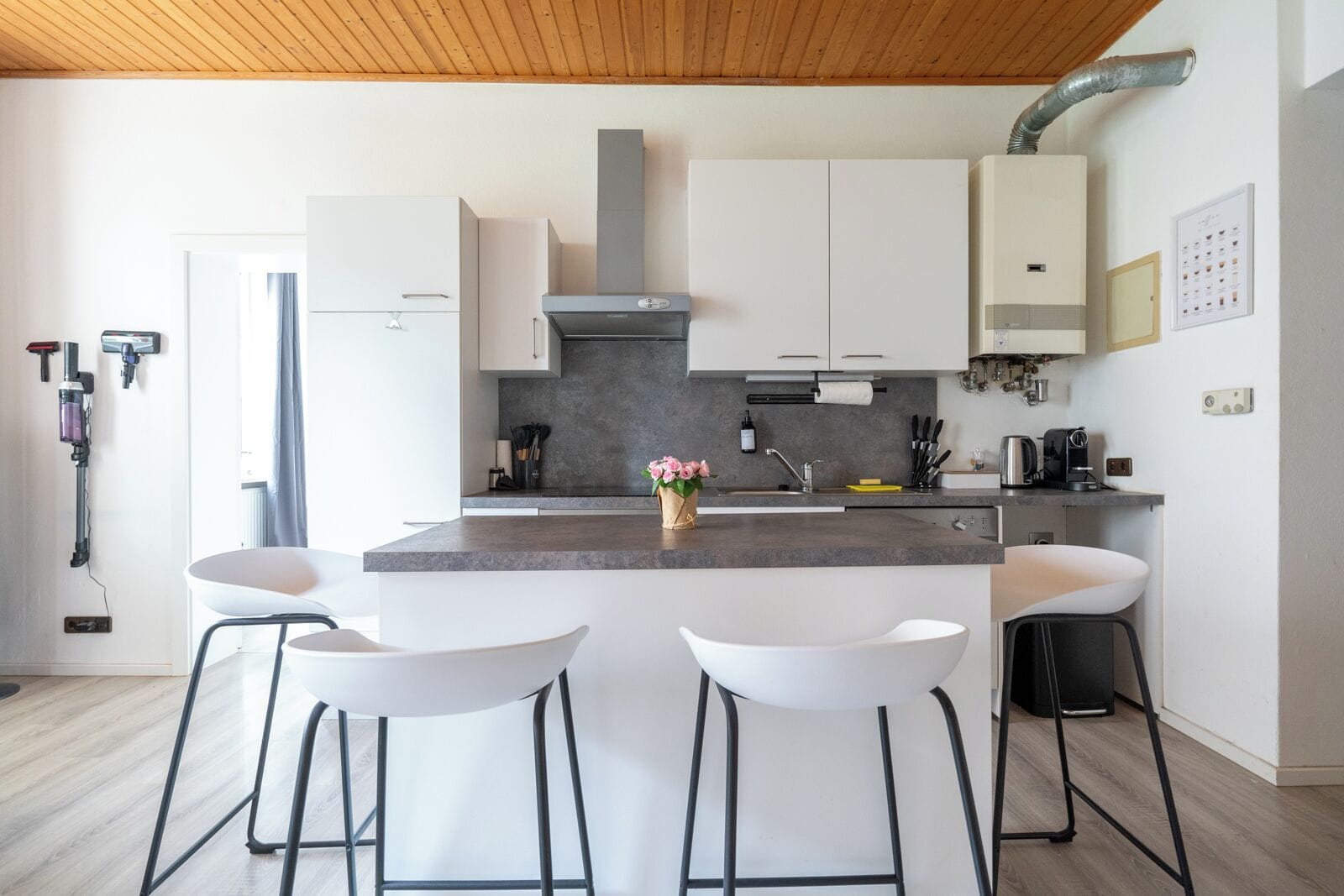 Family Apartment, Multiple Beds, Non Smoking, Kitchen | Private kitchen | Oven, stovetop, espresso maker, coffee/tea maker