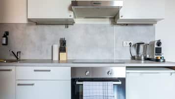 Classic Studio, Non Smoking, Kitchen | Private kitchen | Mini-fridge, oven, stovetop, espresso maker