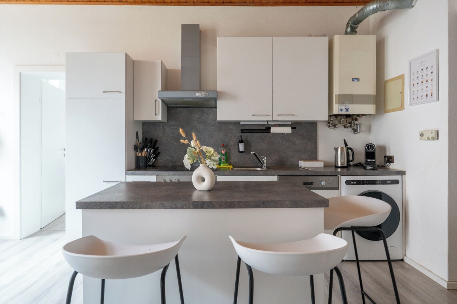 Familienapartment, Mehrere Betten, Nichtraucher, Küche | Eigene Küche | Ofen, Herdplatte, Espressomaschine, Wasserkocher mit Kaffee-/Teezubehör