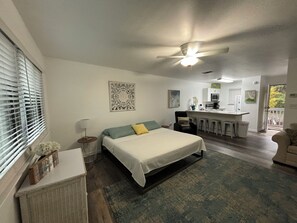 熨斗/熨衫板、Wi-Fi、床單