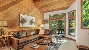 Living area - 125 - Platinum Rated Mountain Home Ski In/Ski Out Hot Tub (Beaver Creek)