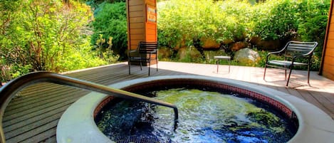 Bañera de hidromasaje exterior
