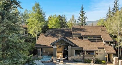 Luxury Townhome Ski-in/out Amazing Views Lots of Amenities, Hot Tub