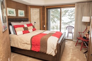 3 bedrooms, free WiFi, bed sheets - Charming Townhouse Ski In/Out, Hot Tub, Golf Course Views (Beaver Creek)