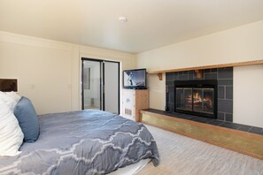 4 bedrooms, desk, free WiFi, bed sheets