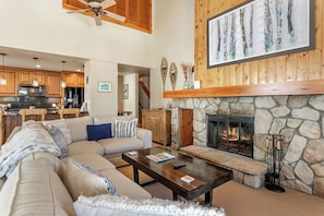 TV - Beautiful Mountain Residence, Ski in/out, Year-Round Pool and Hot Tubs (Beaver Creek)