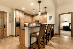 Fridge, microwave, oven, stovetop - Gorgeous Mountainside Condo, A+ Location, A/C, Ski in/Out Hot Tubs (Beaver Creek)