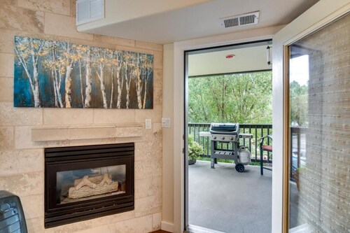 Beautiful Mountain Condo 10 Minutes from Beaver Creek, BBQ