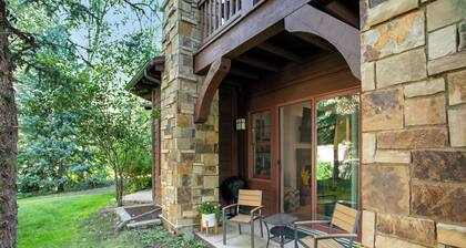 Modern Condo Across the Street from Ski Resort! Tons of Amenities