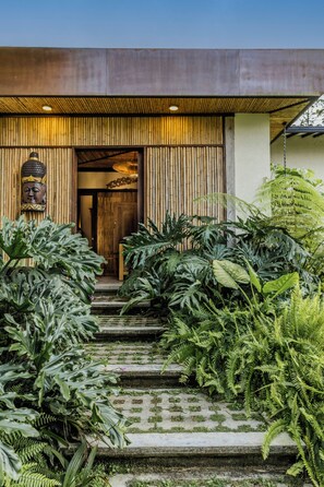 Warmsteinmassagen, Tiefengewebe-Massagen, klassische Massagen