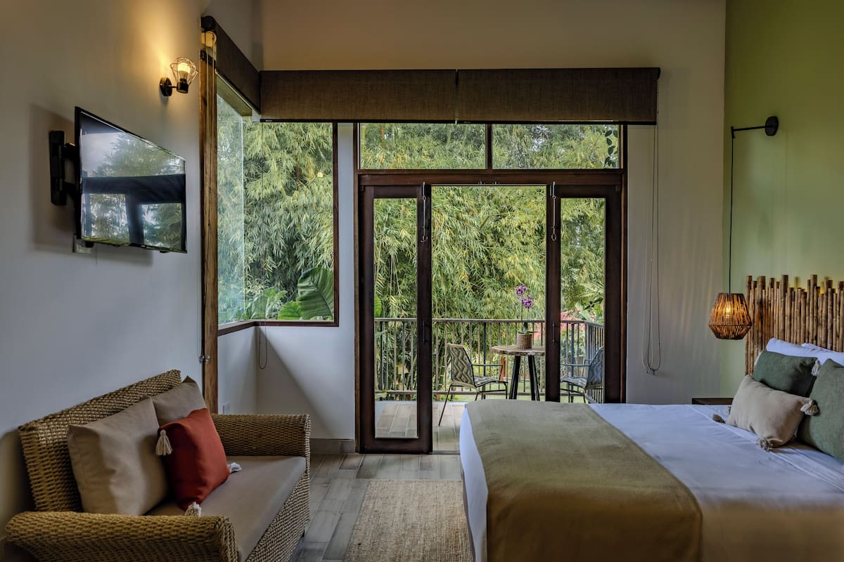 주니어 스위트, 발코니 | 고급 침구, 각각 다른 스타일의 인테리어, 각각 다르게 가구 비치, 노트북 작업 공간