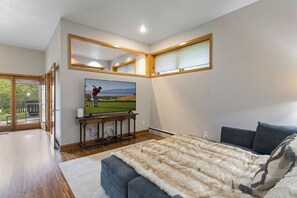 4 habitaciones, escritorio, tabla de planchar con plancha y wifi gratis 