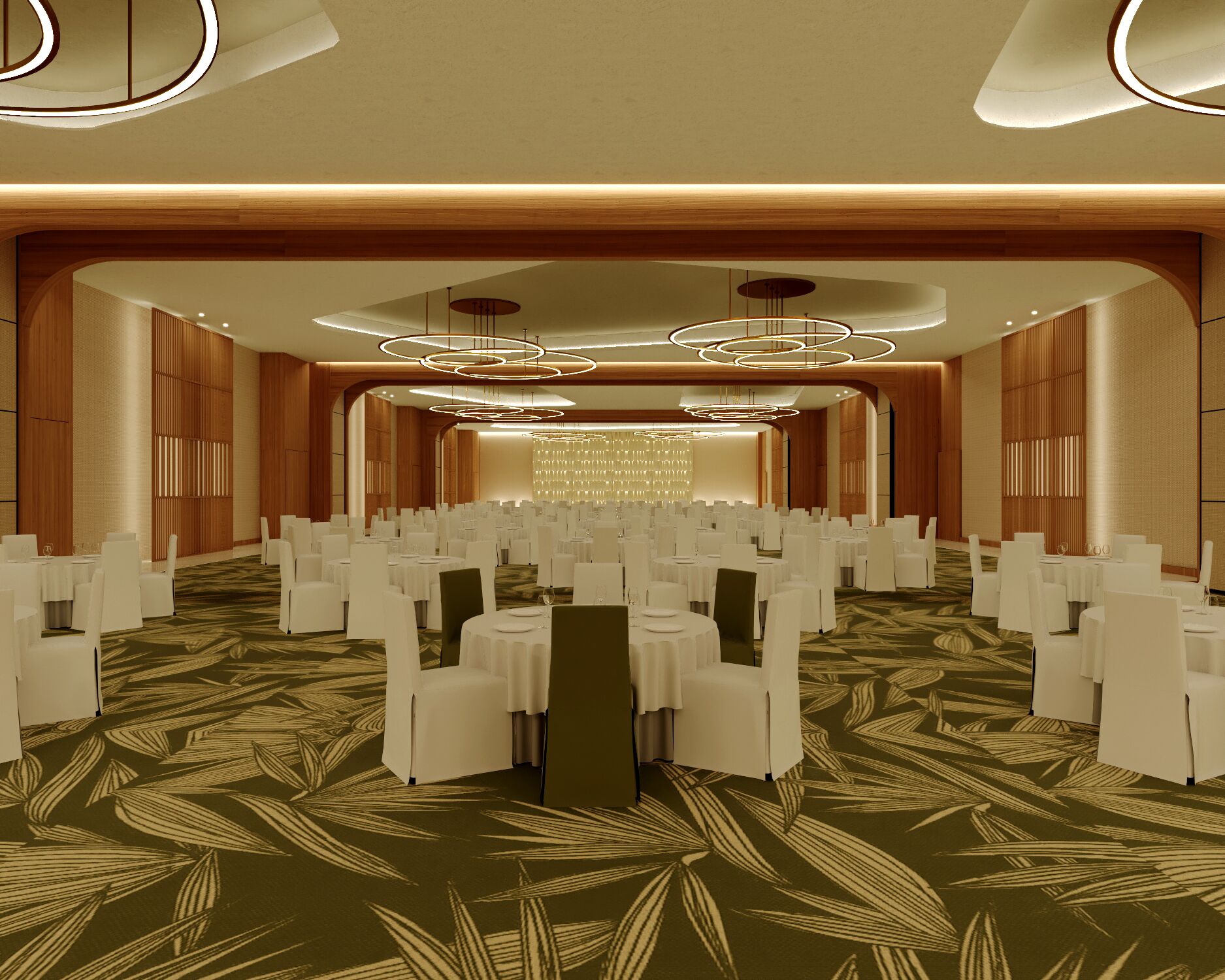 Un amplio salón de banquetes con mesas redondas y sillas blancas, una alfombra estampada y modernas lámparas.