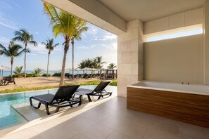 Preferred Club Master Suite Ocean Front Swimout | Terrasse/Patio