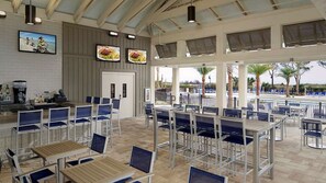 Outdoor dining - Perfect Family Friendly Beach Stay-Ocean Oak Resort by Hilton-2 Bd. Oceanfront (Hilton Head Island)