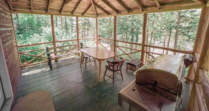 1 Bedroom Riverside Cabin in The Forks, ME, pet friendly