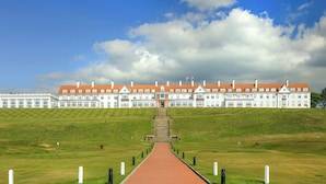 Unclassified image, 5 of 17, button - Royal Aberdeen - UKC6917 (Turnberry)