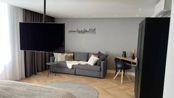 Quarto casal ou duplo família | Escrivaninha, espaço de trabalho para notebook, Wi-Fi de cortesia