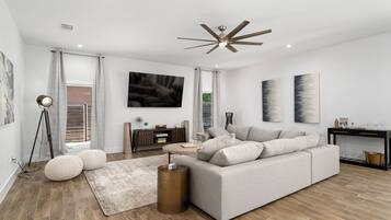 Luxury House, 6 Bedrooms, Non Smoking, Private Pool | Living area | TV