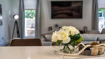 Luxury House, 6 Bedrooms, Non Smoking, Private Pool | Private kitchen | Electric kettle