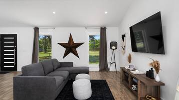 Luxury House, 6 Bedrooms, Non Smoking, Private Pool | Living area | TV