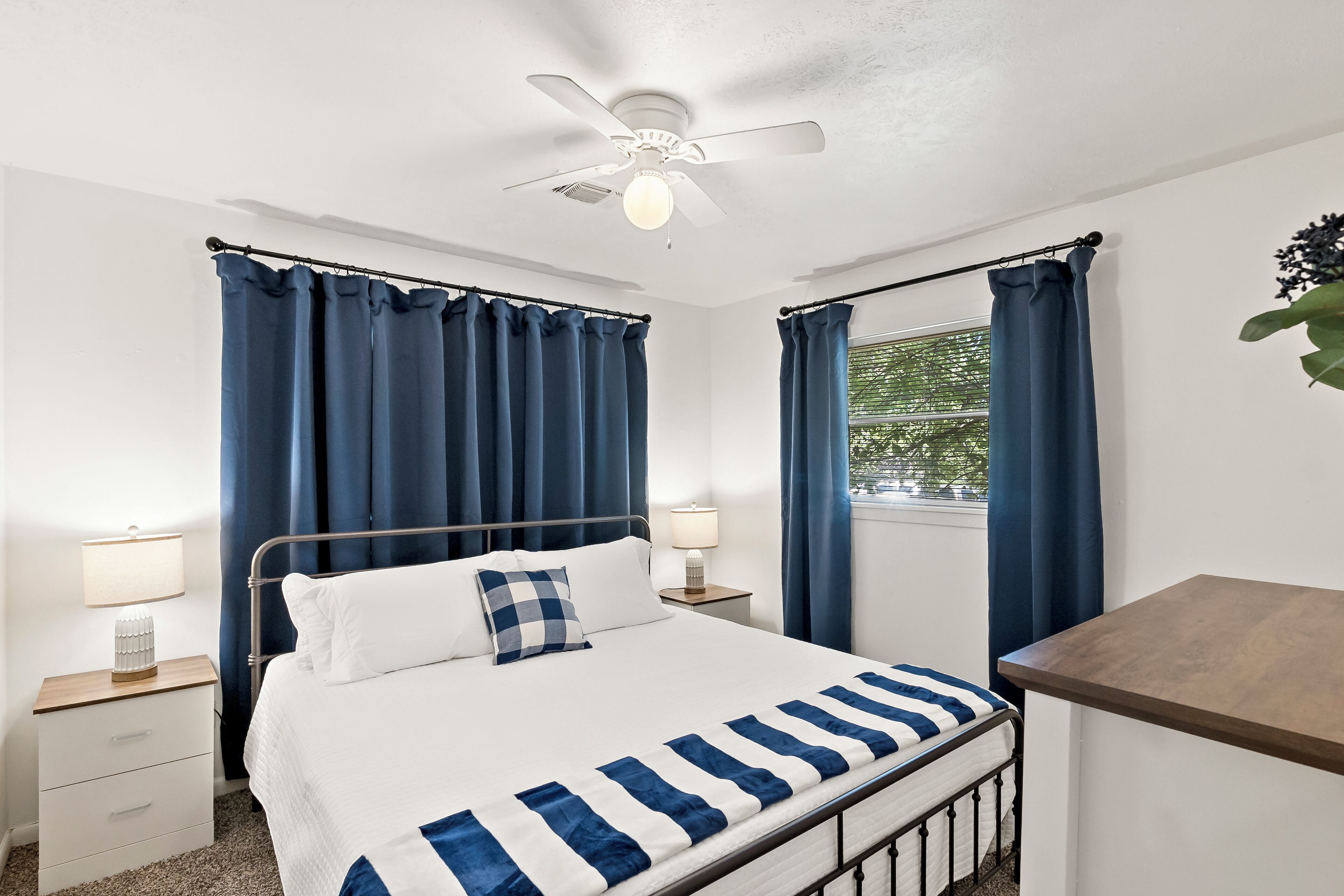 4 Schlafzimmer, Schreibtisch, Bügeleisen/Bügelbrett, WLAN