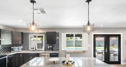 Sparkling Pool Putting Green in Tempe