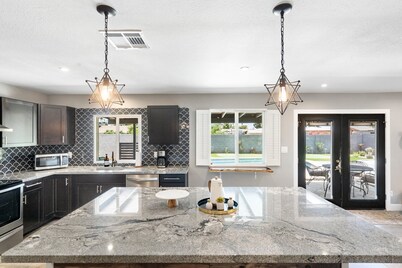 Sparkling Pool Putting Green in Tempe