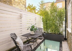 Apartment | Outdoor dining - Luxury Shawfield Apartment in London (London)