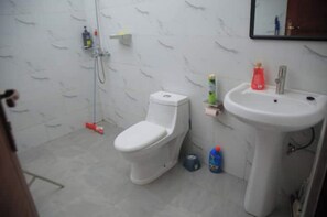 Shower, towels, soap, shampoo