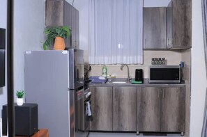 Microwave, oven, stovetop, coffee/tea maker