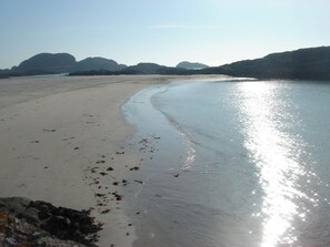 Cottage | Beach - Erisgeir Sleeps 6 With Private Grounds (Isle of Mull)