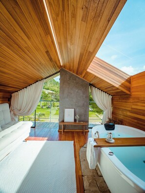 Honeymoon-Ferienhütte, 1 Queen-Bett und Schlafsofa, Bergblick | Wohnbereich