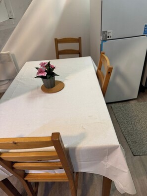 สตูดิโอ | ร้านอาหาร