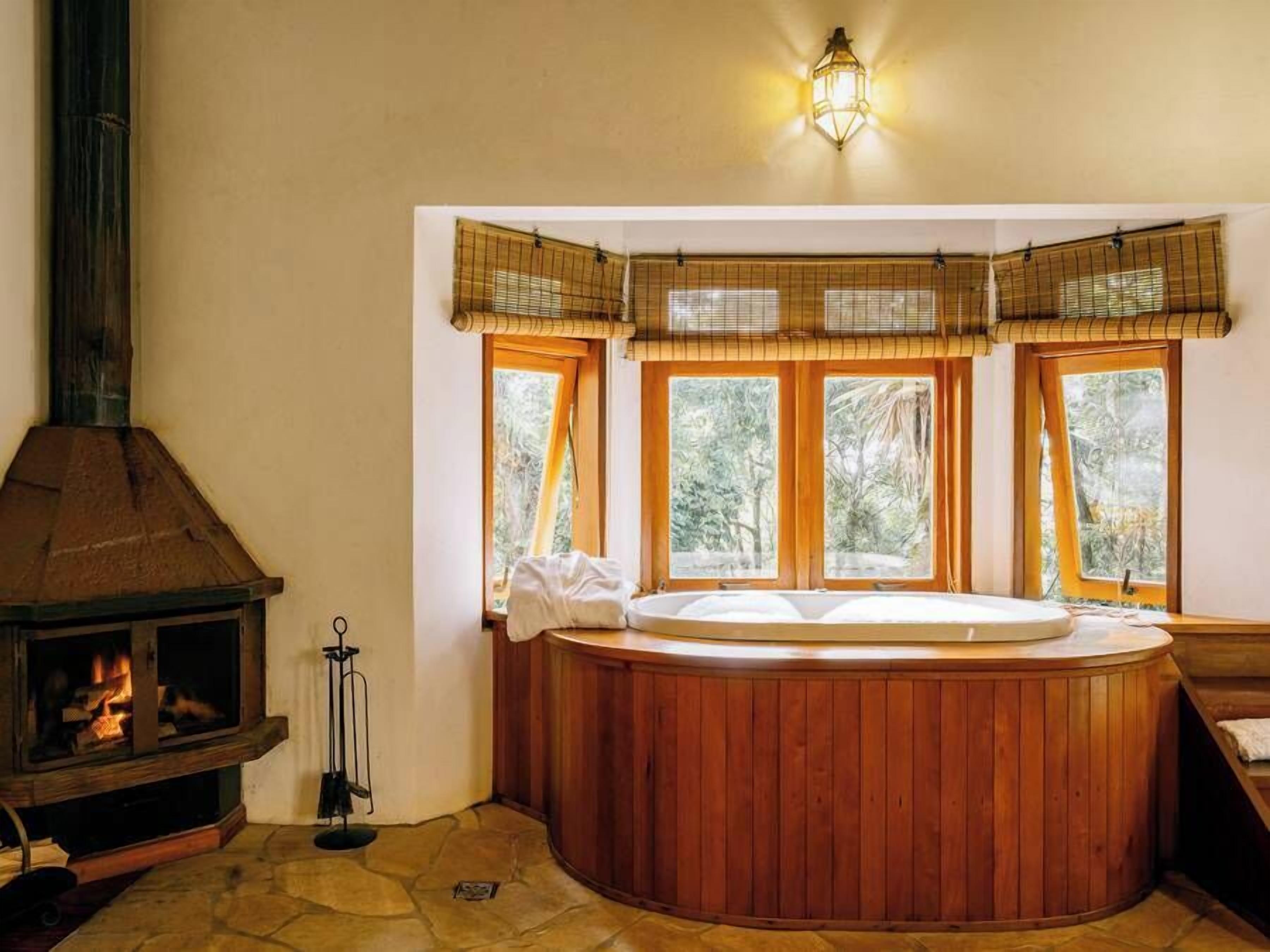 Romanttinen chalet (Master) | Syvä kylpyamme