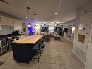 Fridge, microwave, oven, stovetop - Pass Christian Getaway: Where Coastal Charm Meets Relaxation! (Biloxi)