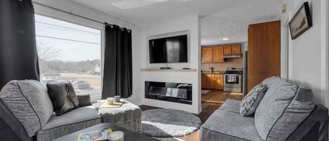TV, fireplace