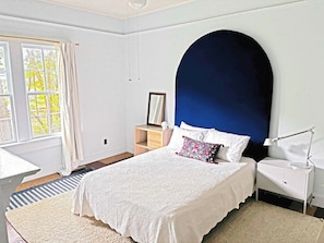 2 bedrooms, desk, iron/ironing board, free WiFi