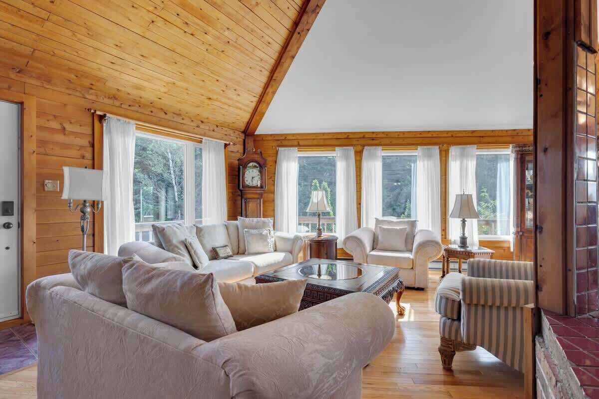Main floor living room.